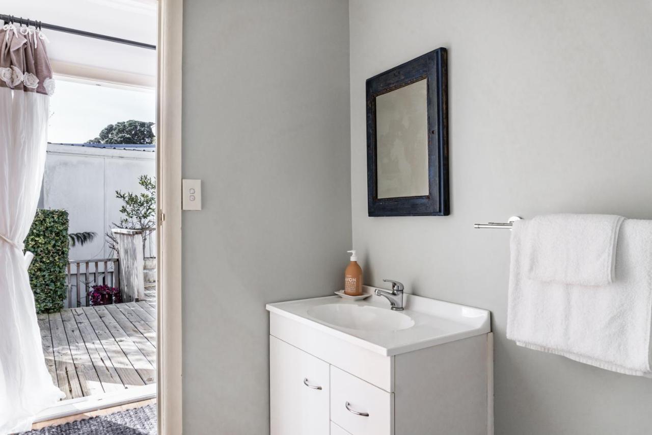 Kowhai Cottage & Studio Raglan Dış mekan fotoğraf